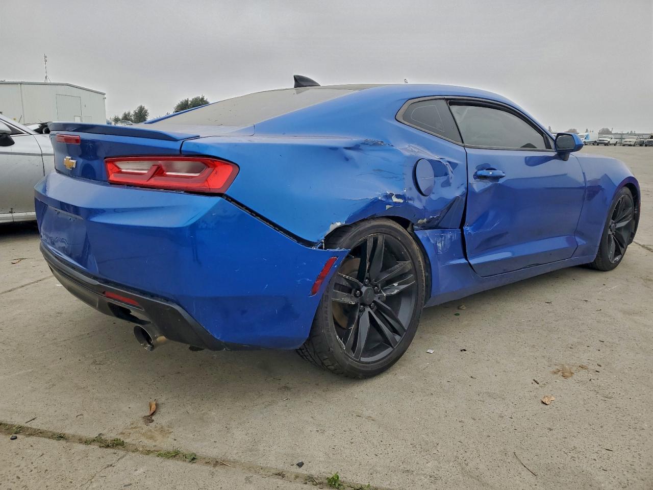 2017 CHEVROLET CAMARO LT photo 3