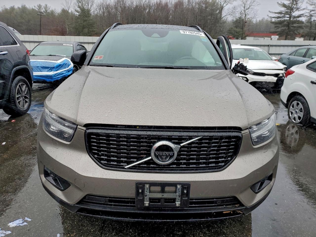 2022 VOLVO XC40 T5 R-DESIGN photo 5