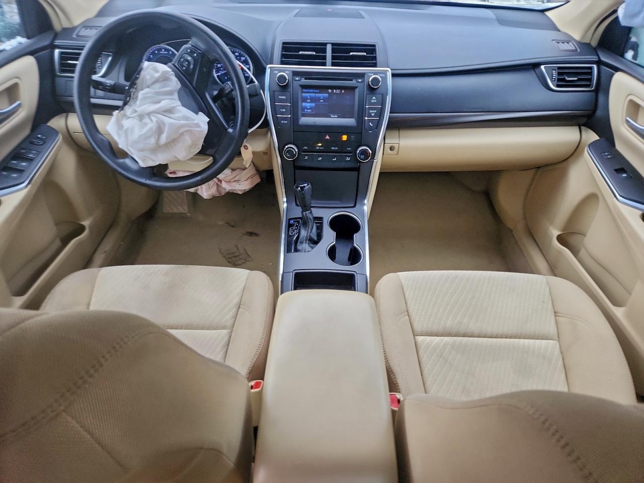 2016 TOYOTA CAMRY LE photo 8