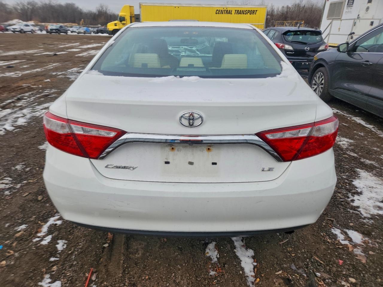 2016 TOYOTA CAMRY LE photo 6