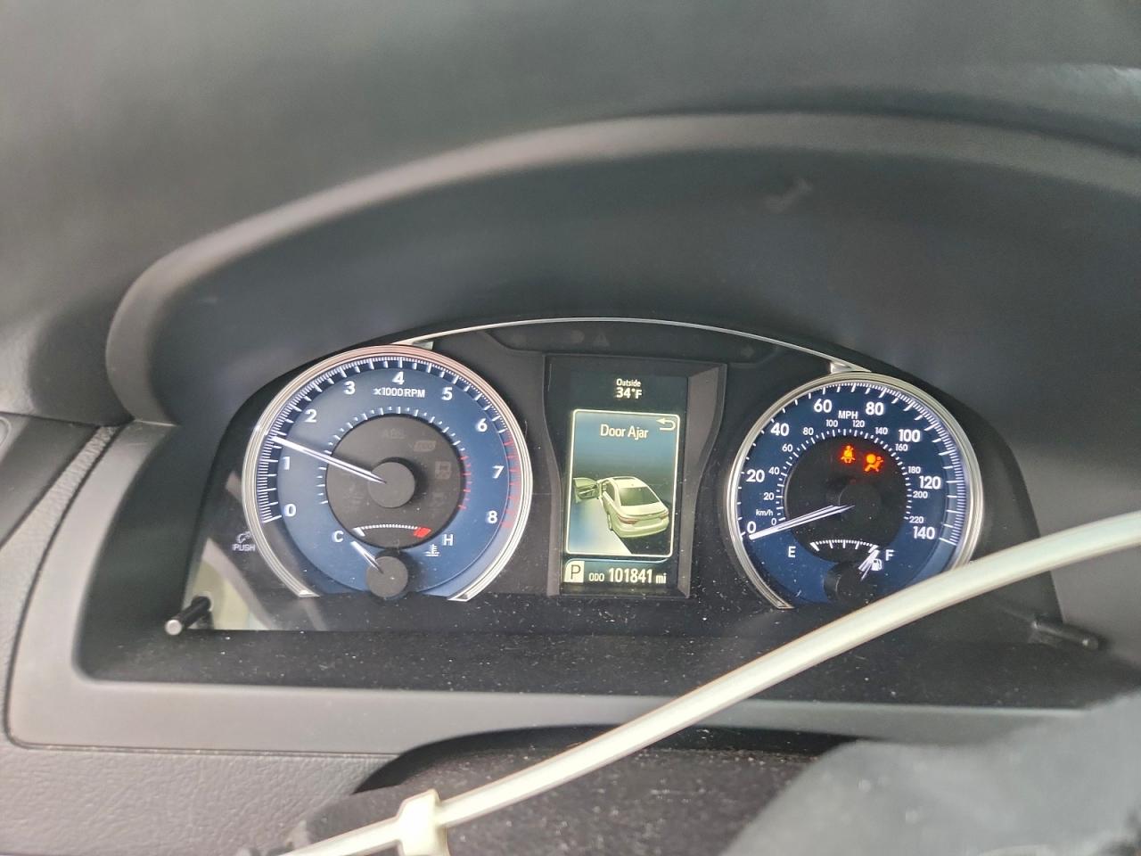 2016 TOYOTA CAMRY LE photo 9