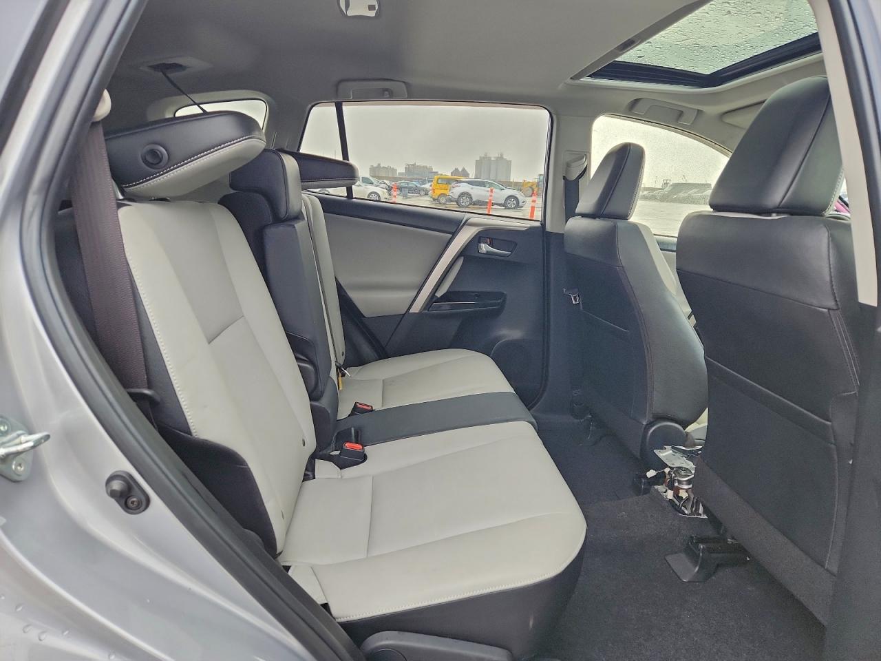 2018 TOYOTA RAV4 LIMITED photo 11
