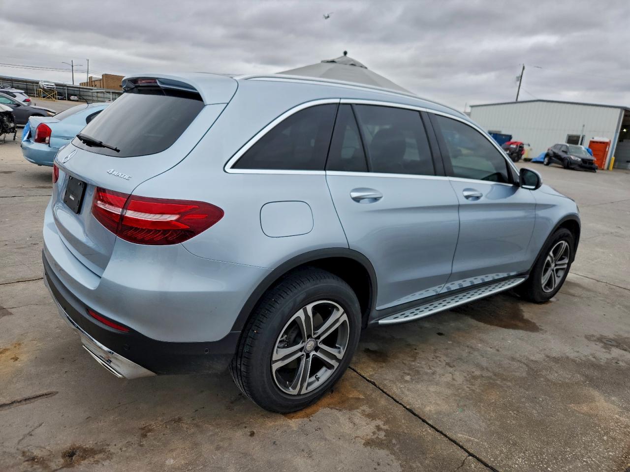 2016 MERCEDES-BENZ GLC 300 4MATIC photo 3