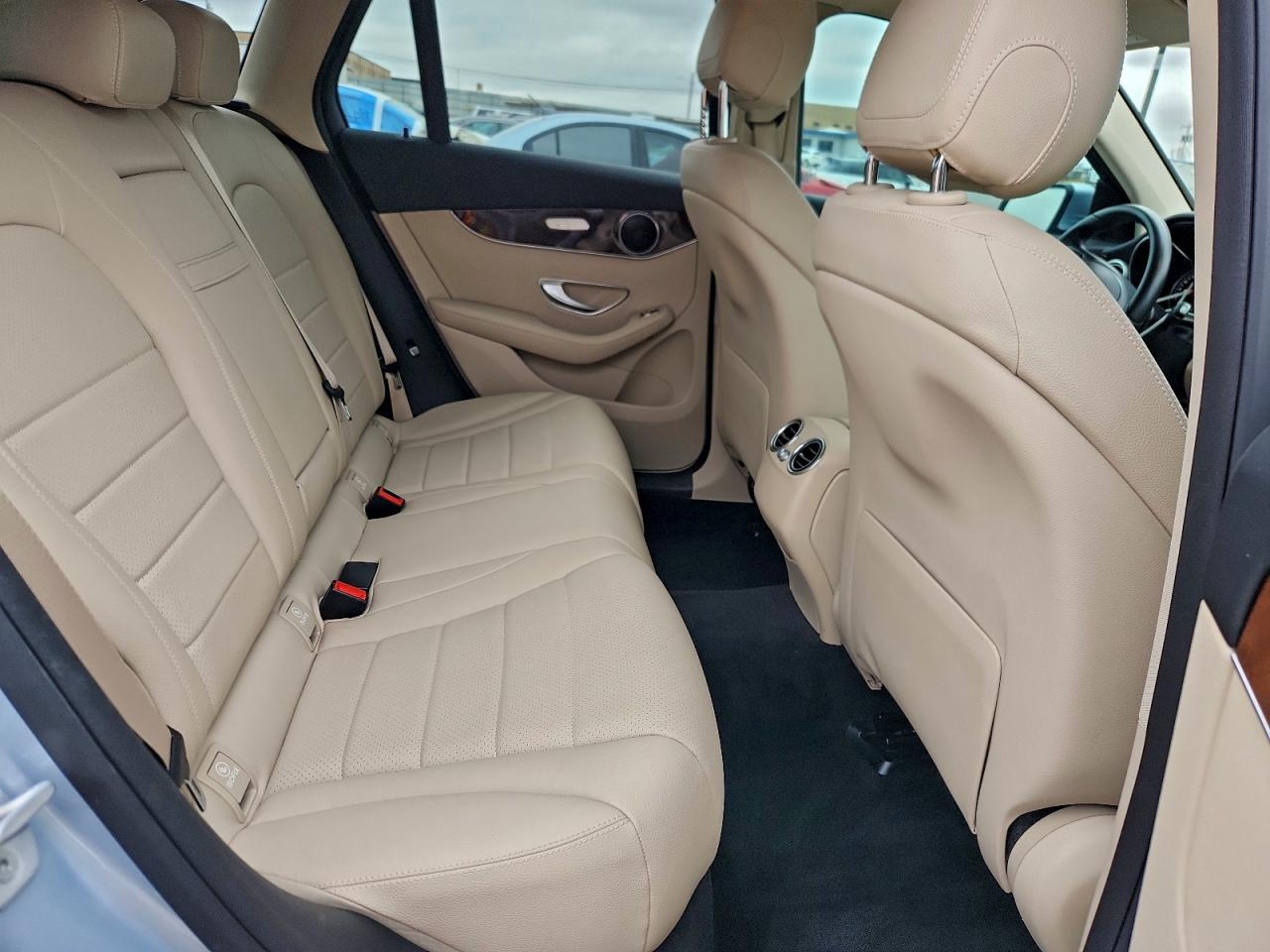 2016 MERCEDES-BENZ GLC 300 4MATIC photo 10