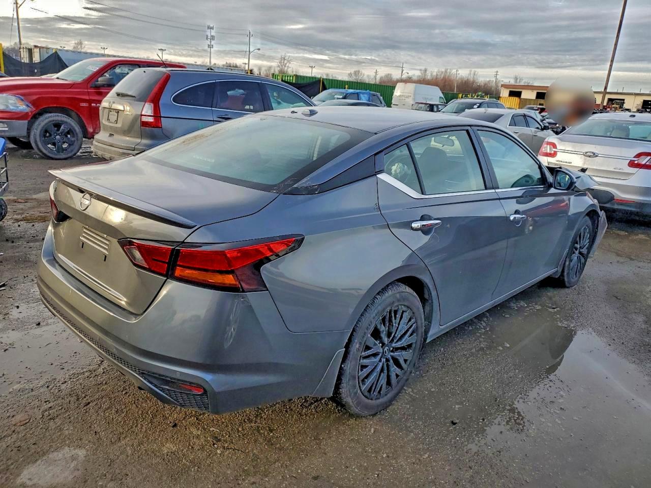 2025 NISSAN ALTIMA SV photo 3