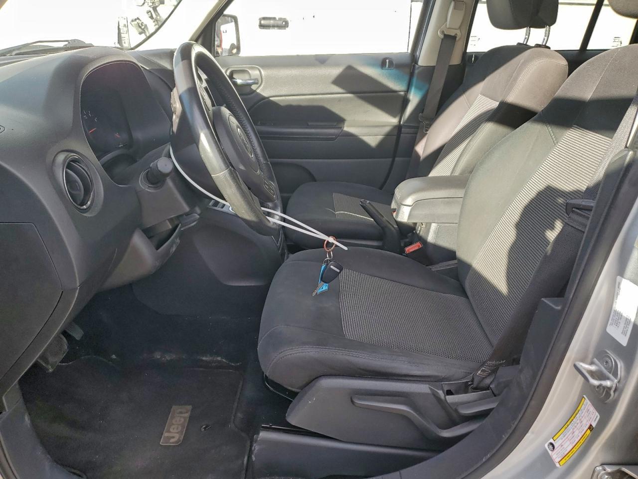 2012 JEEP PATRIOT LATITUDE photo 7