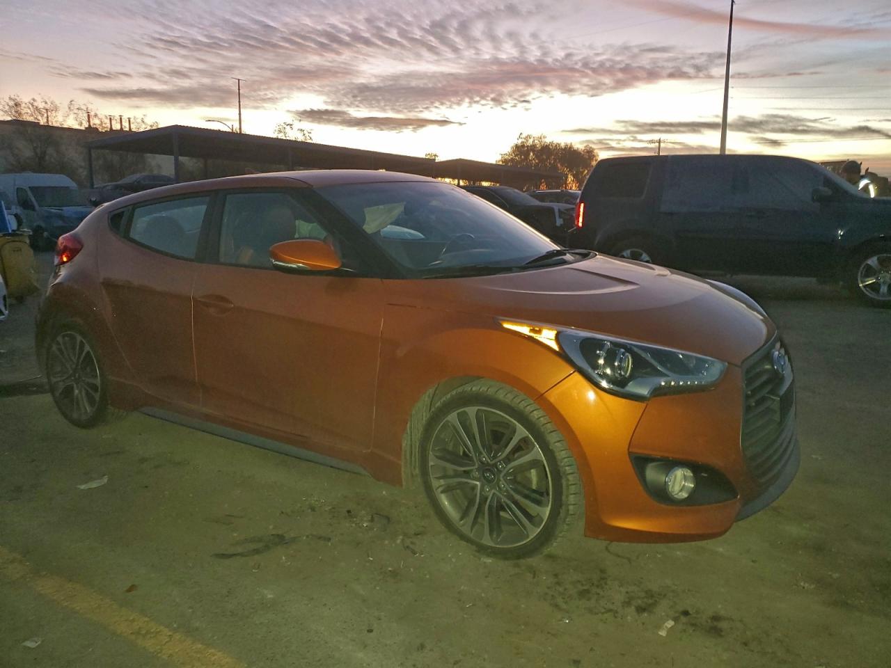 2017 HYUNDAI VELOSTER TURBO photo 4