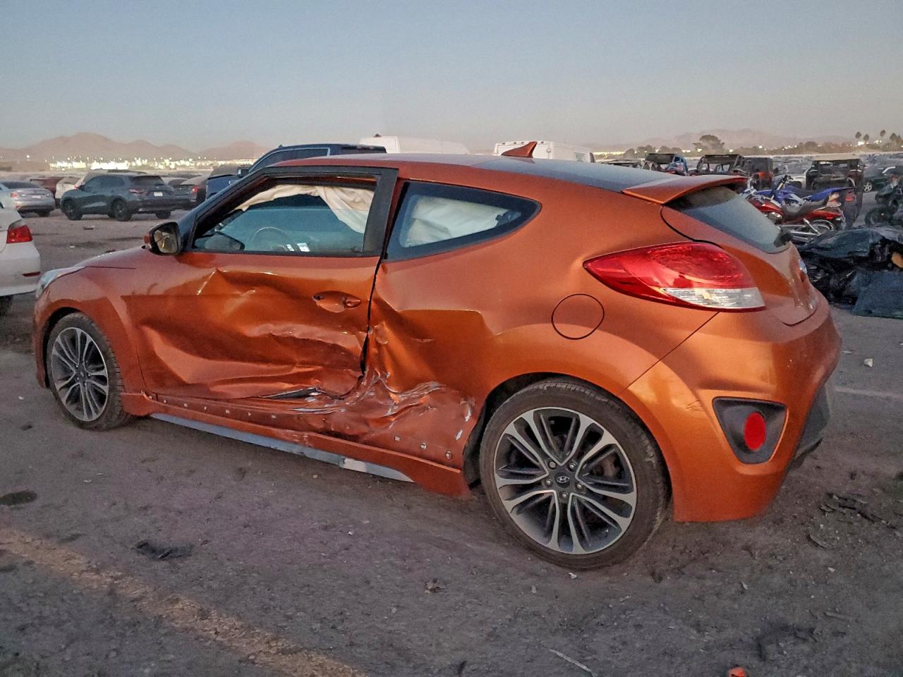 2017 HYUNDAI VELOSTER TURBO photo 2
