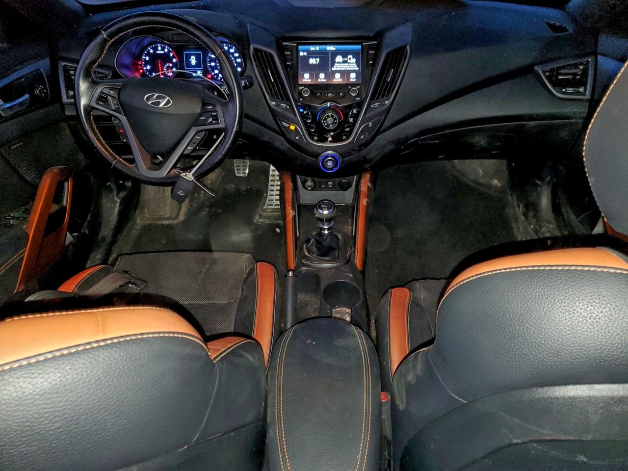 2017 HYUNDAI VELOSTER TURBO photo 8