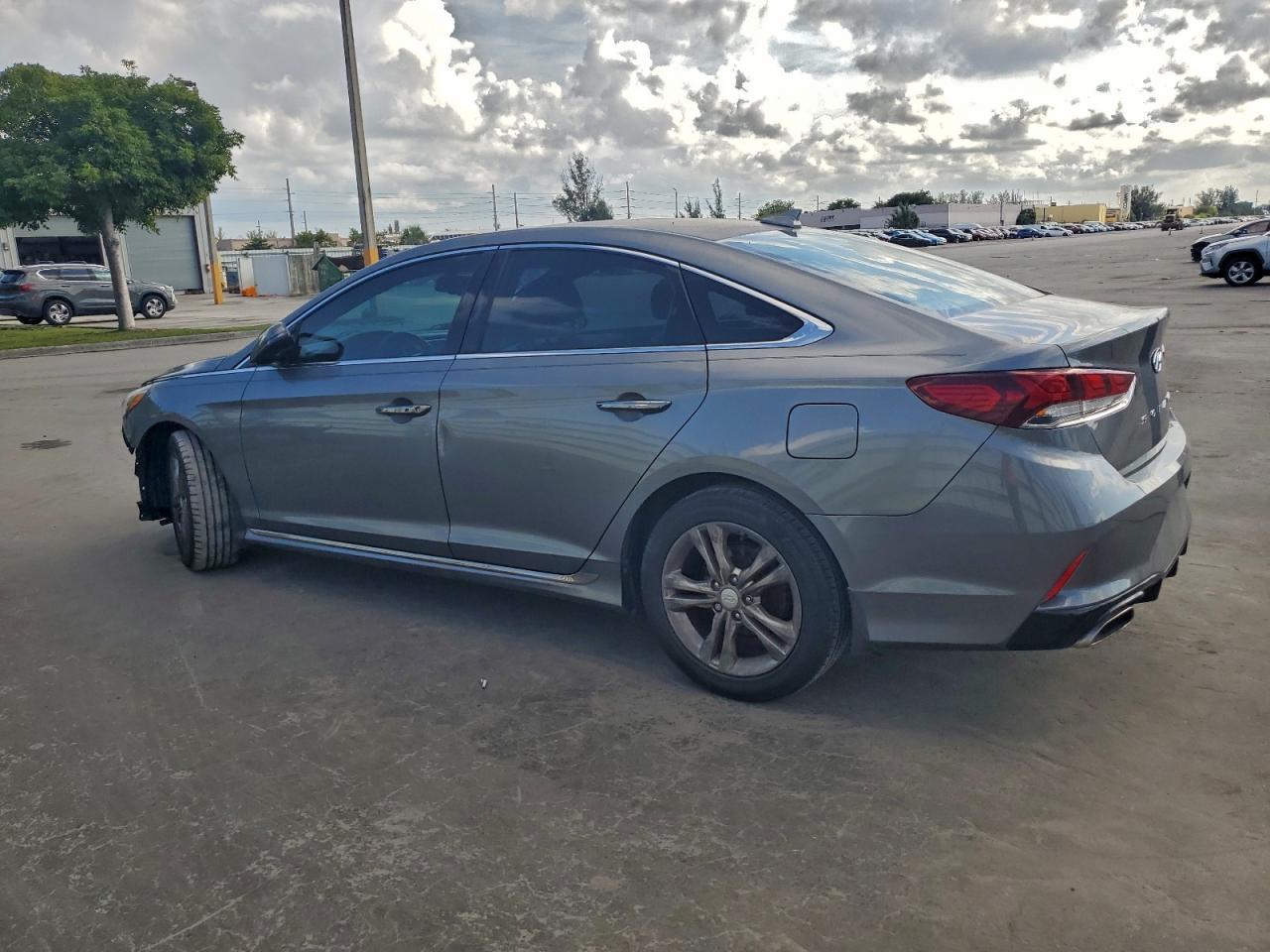 2018 HYUNDAI SONATA SPORT photo 2