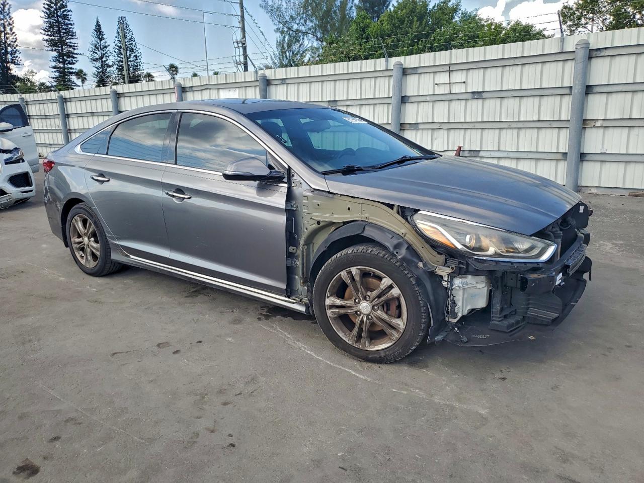 2018 HYUNDAI SONATA SPORT photo 4