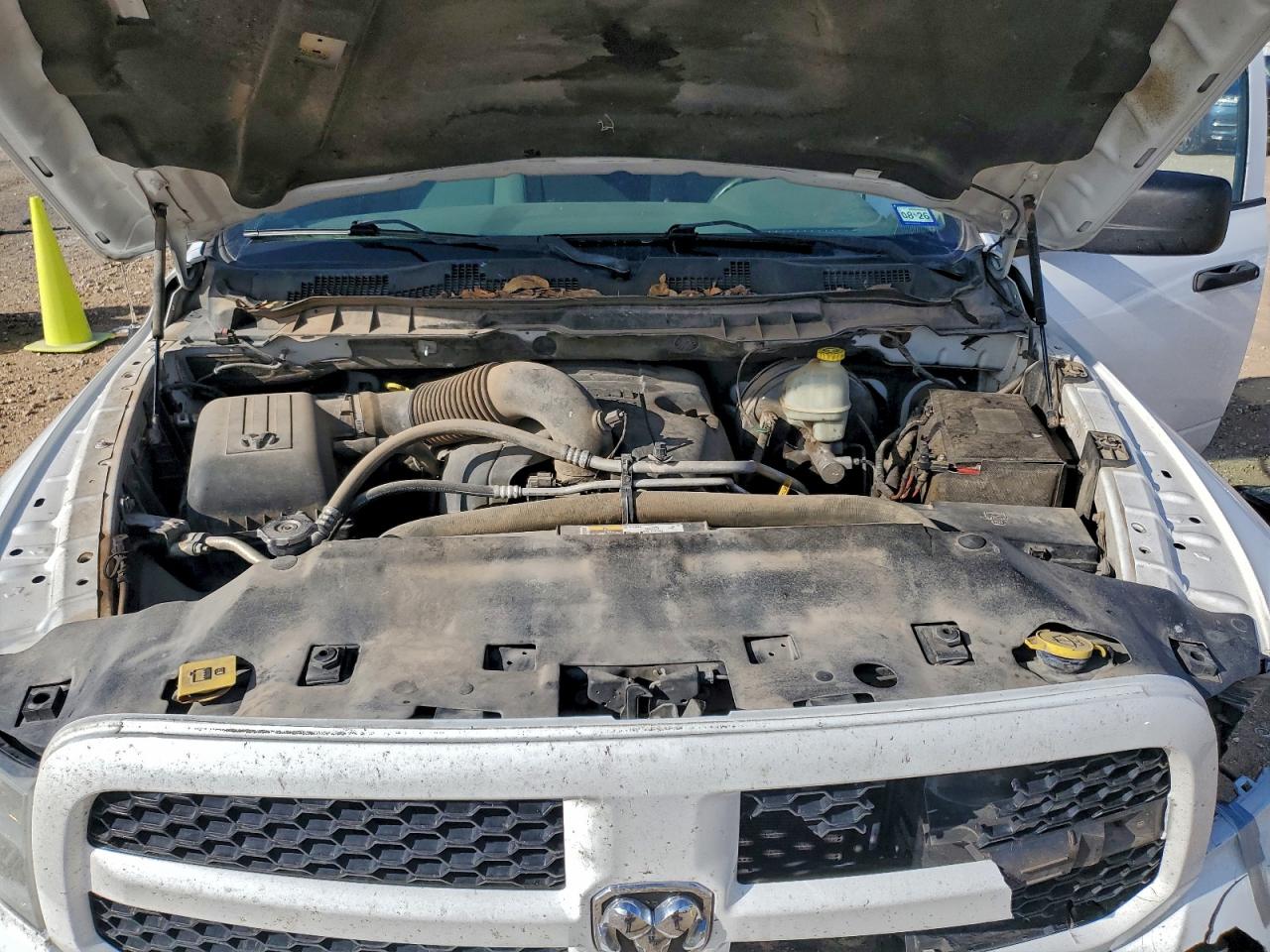 2014 RAM 1500 ST photo 11
