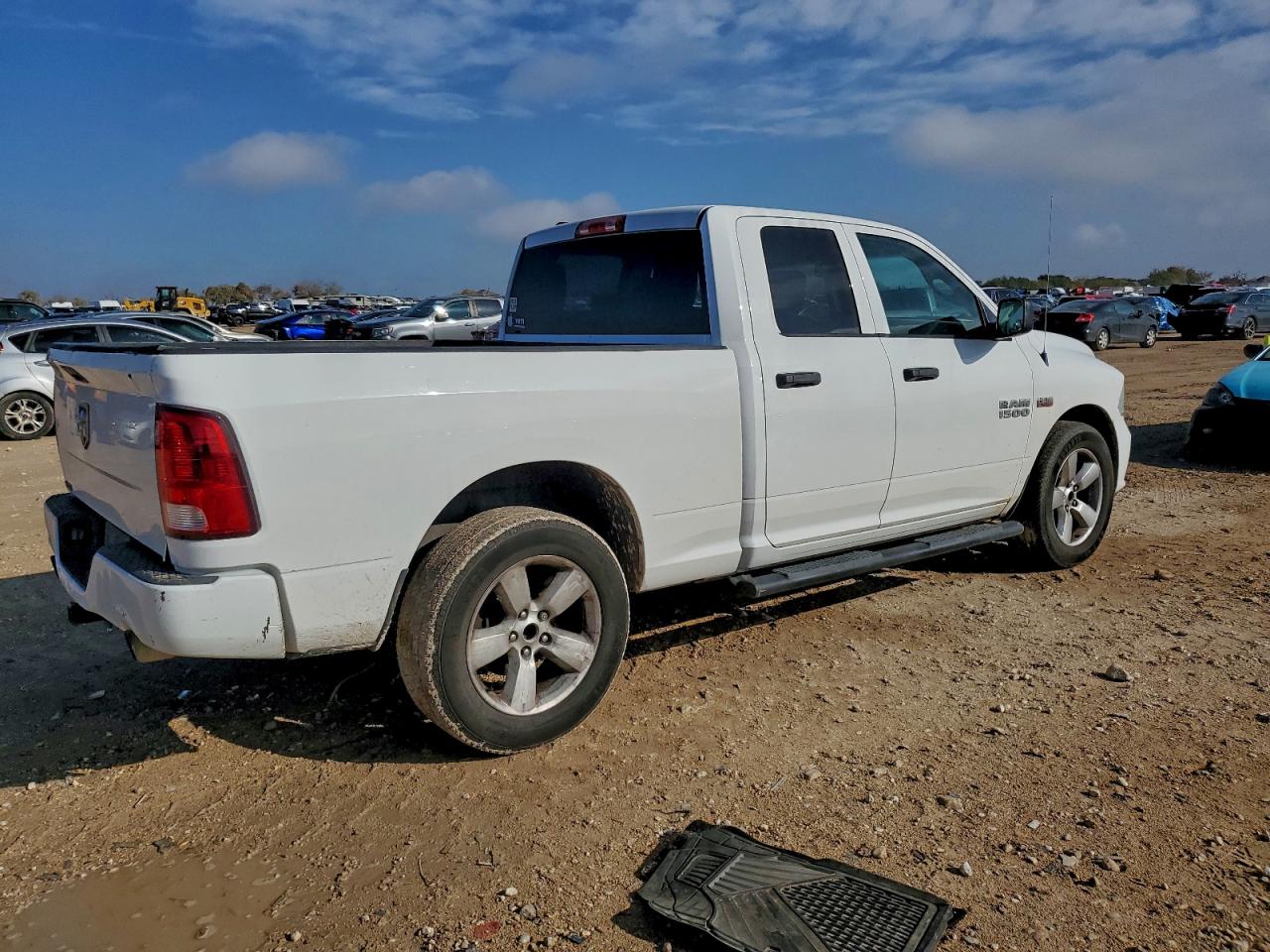 2014 RAM 1500 ST photo 3