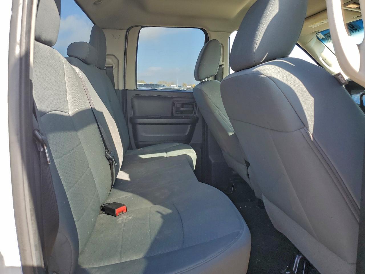 2014 RAM 1500 ST photo 10
