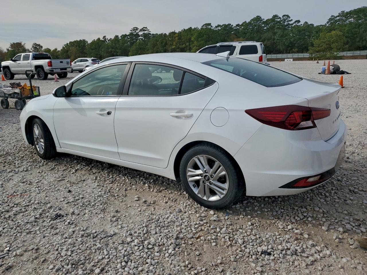 2020 HYUNDAI ELANTRA SEL photo 2