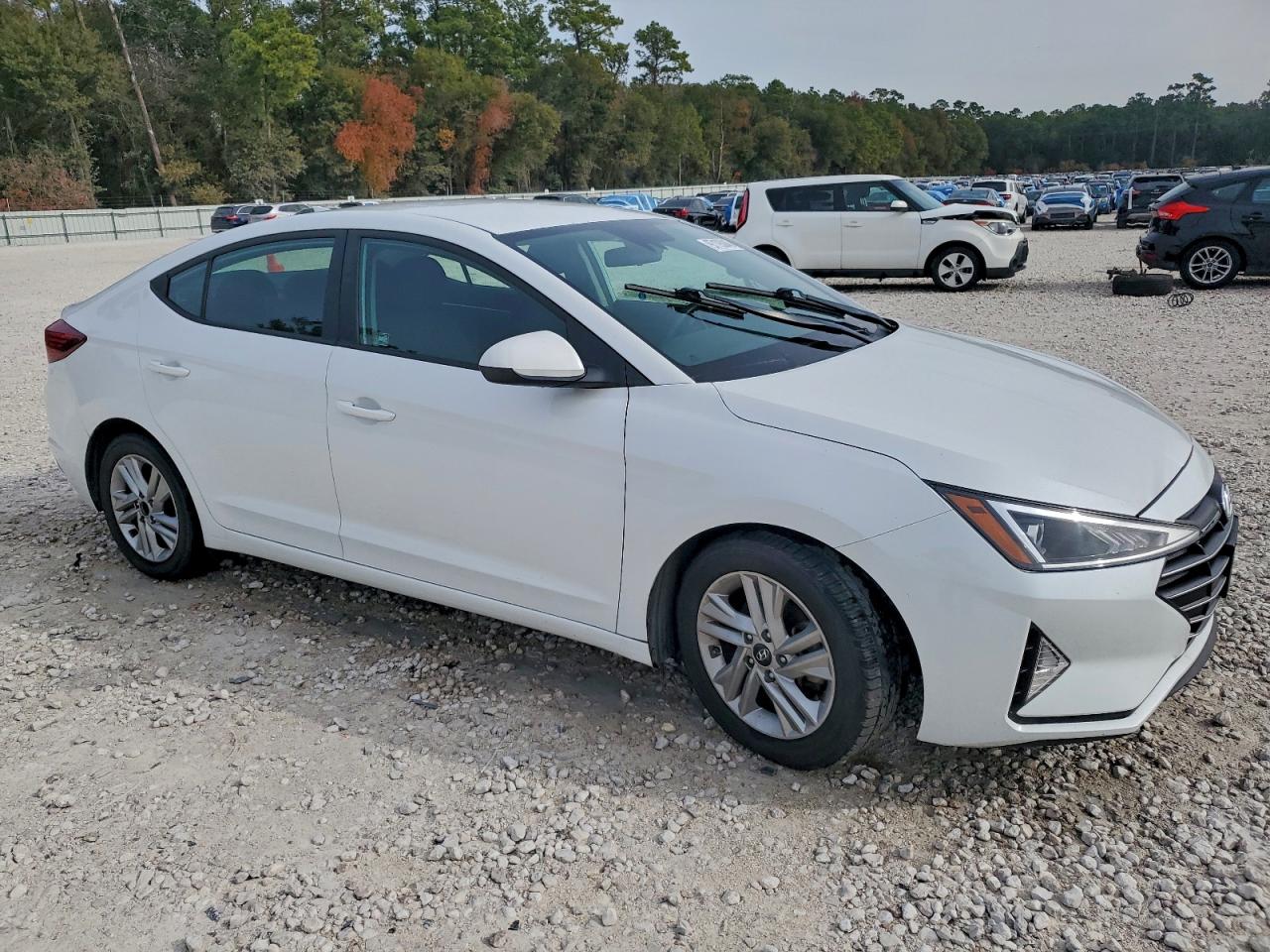 2020 HYUNDAI ELANTRA SEL photo 4