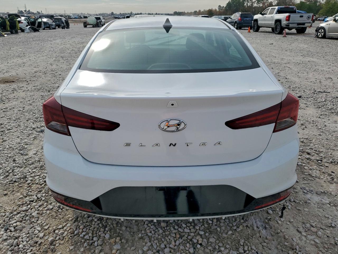 2020 HYUNDAI ELANTRA SEL photo 6