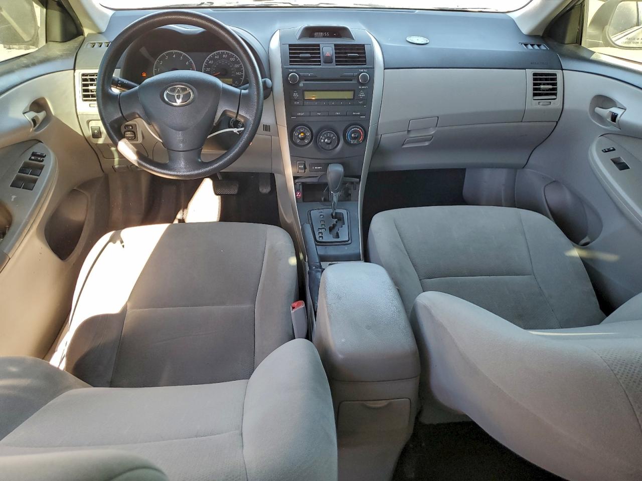 2013 TOYOTA COROLLA BASE photo 8