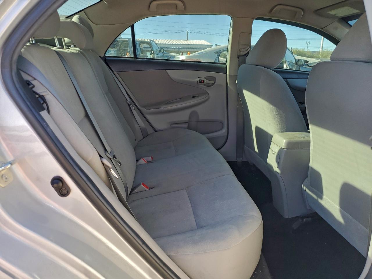 2013 TOYOTA COROLLA BASE photo 10