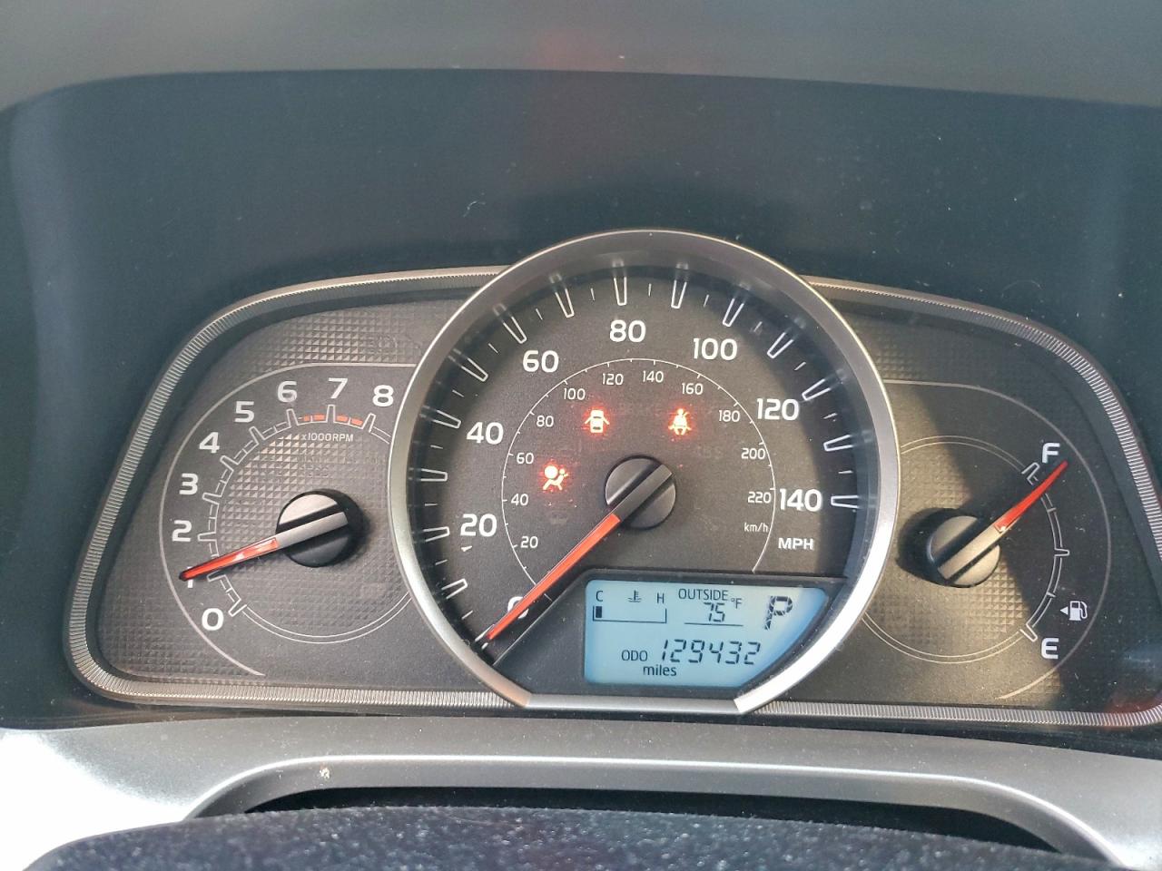 2013 TOYOTA RAV4 XLE photo 9
