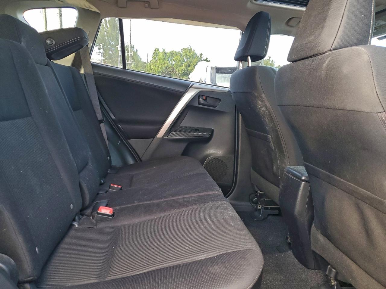 2013 TOYOTA RAV4 XLE photo 11