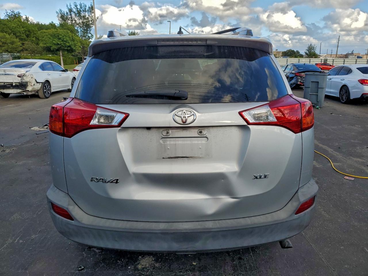 2013 TOYOTA RAV4 XLE photo 6