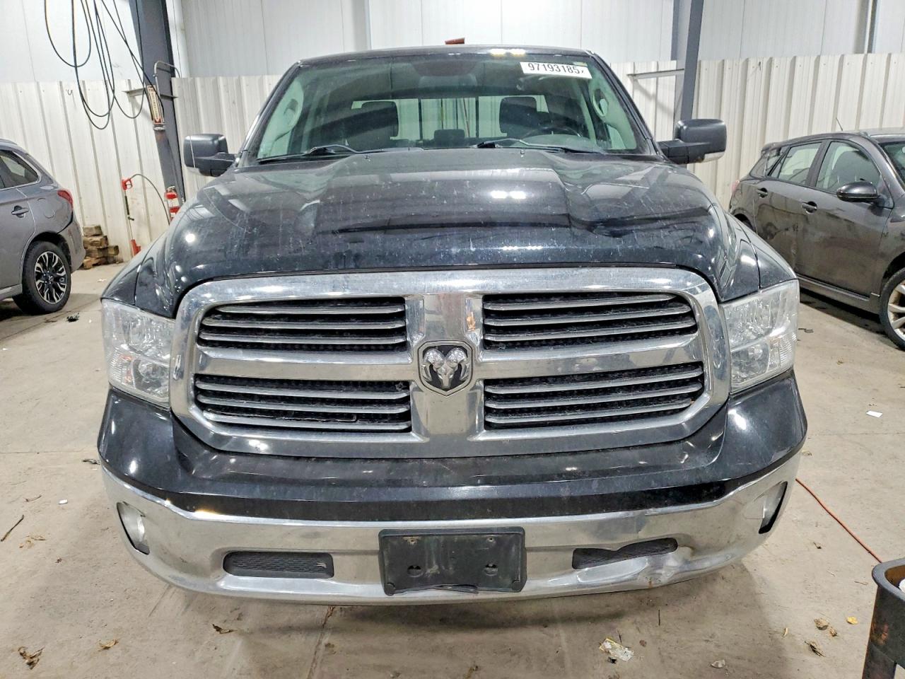 2014 RAM 1500 SLT photo 5