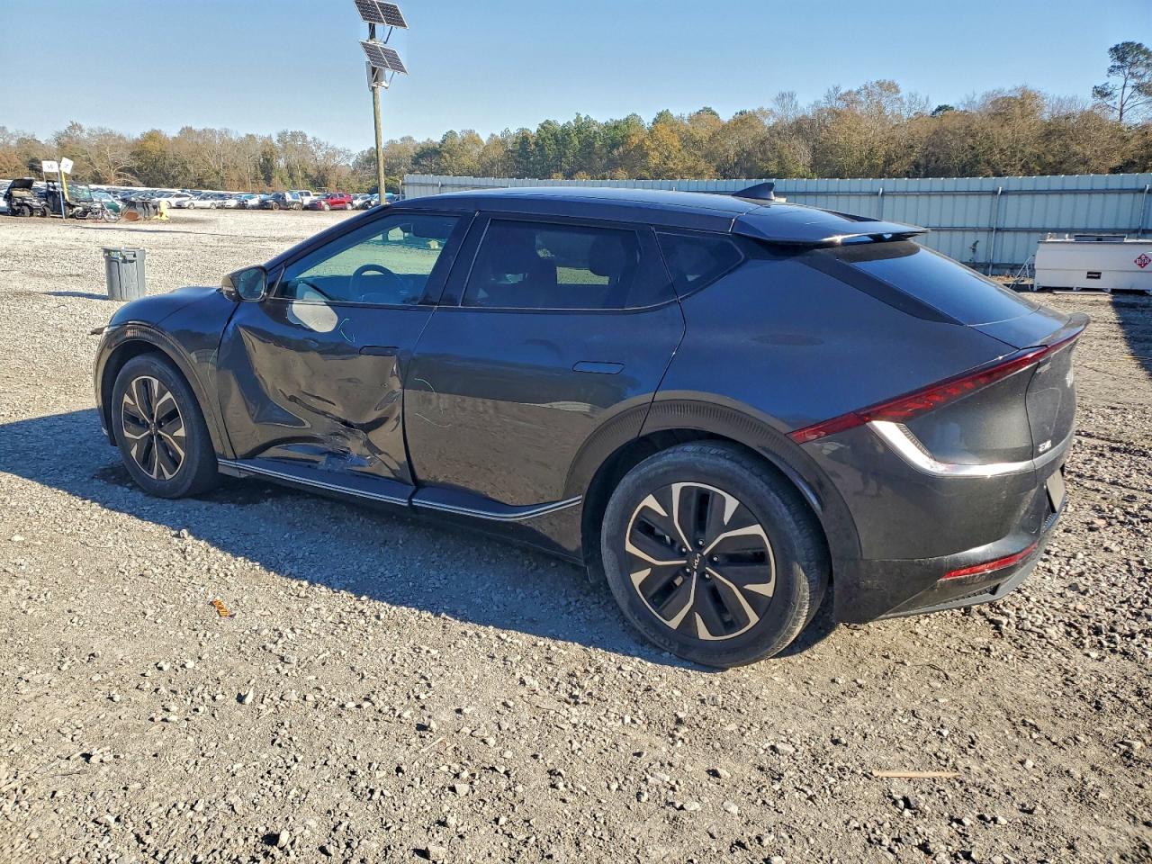 2022 KIA EV6 LIGHT photo 2