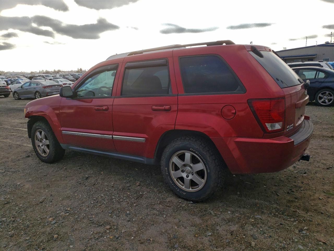 2010 JEEP GRAND CHEROKEE LAREDO photo 2