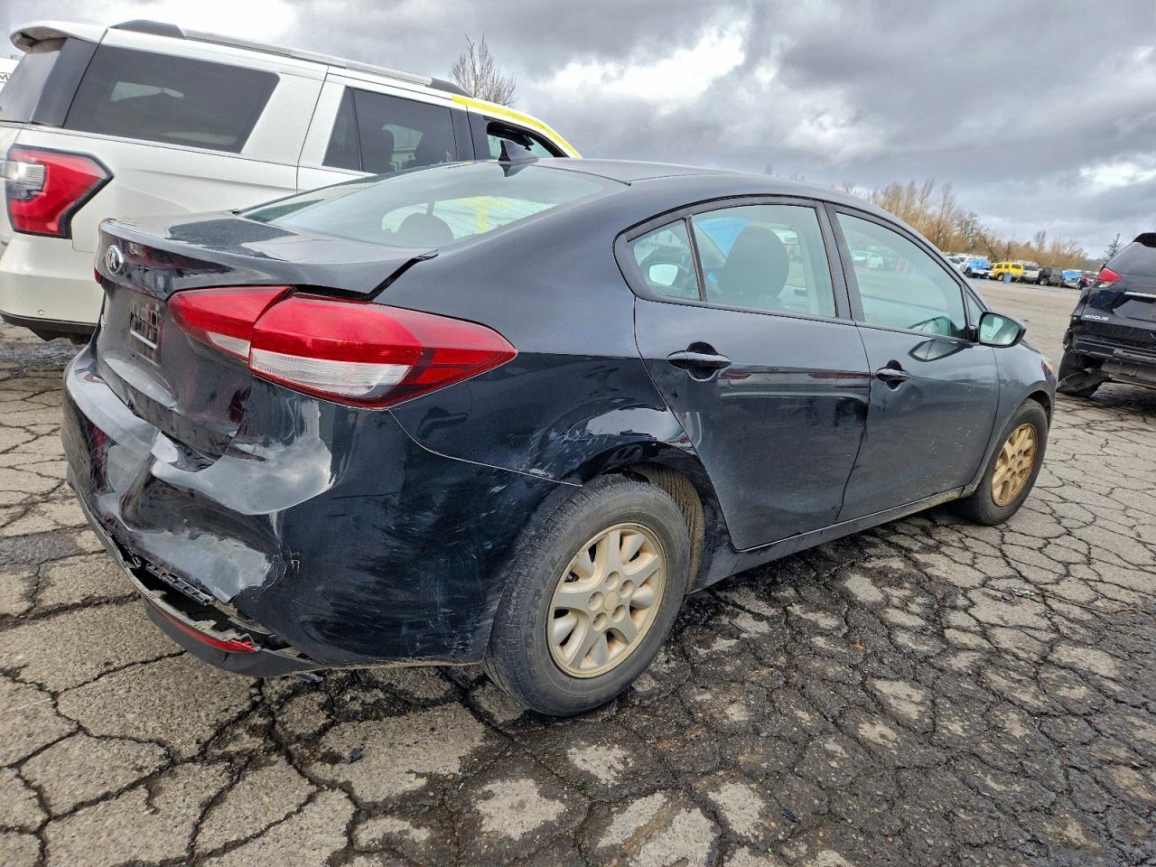 2017 KIA FORTE LX photo 3
