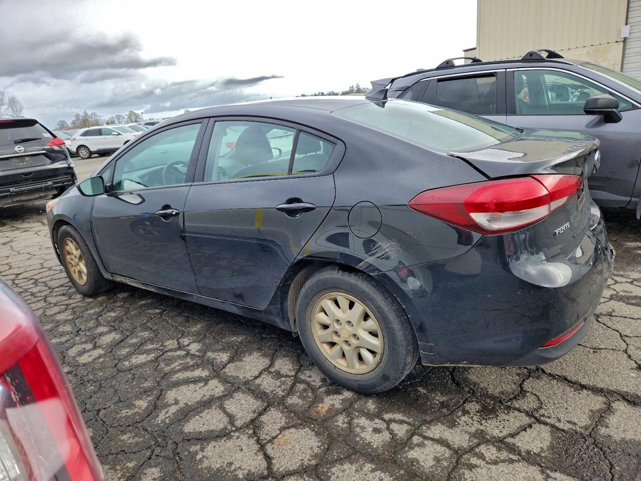 2017 KIA FORTE LX photo 2