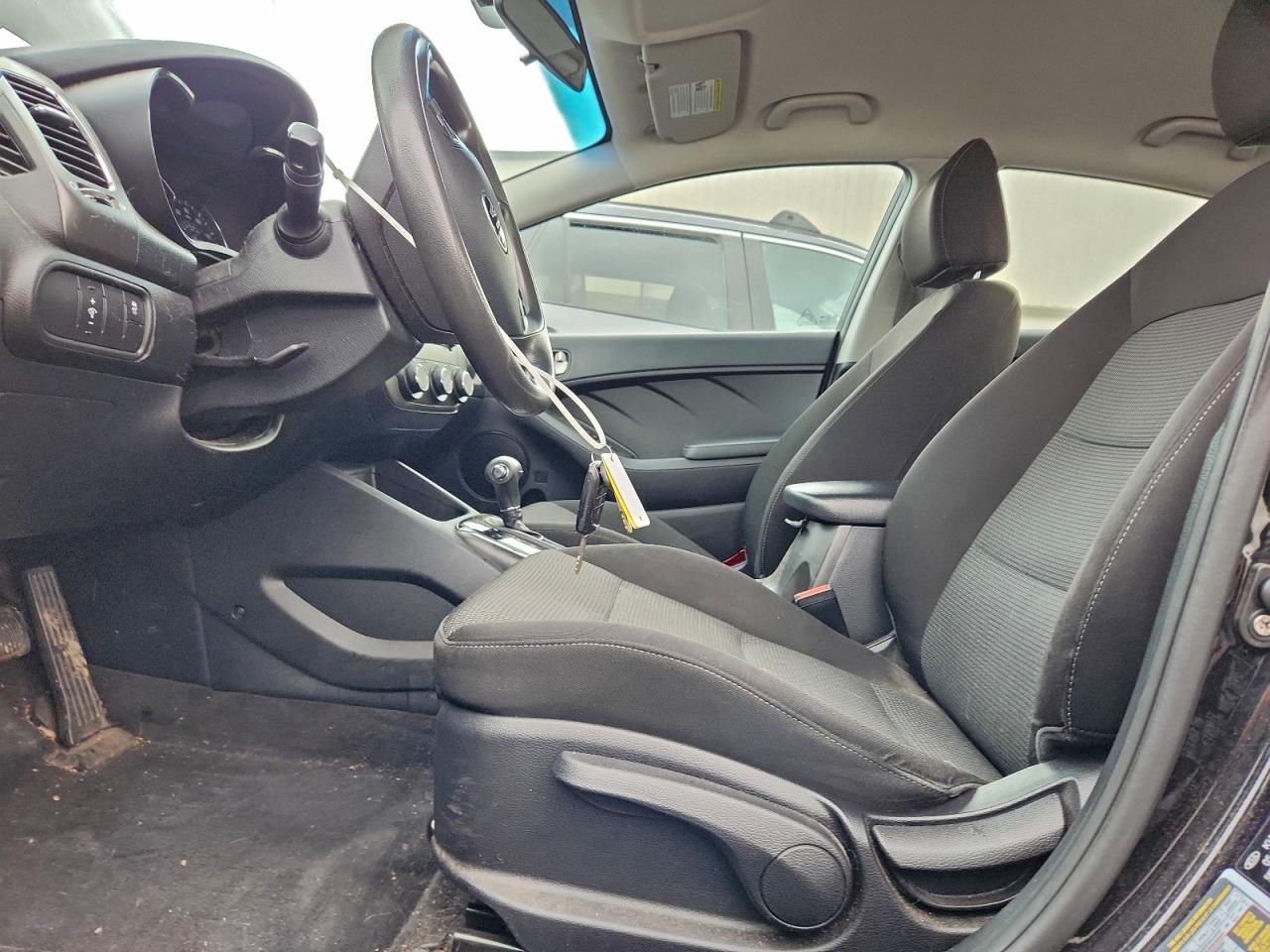 2017 KIA FORTE LX photo 7