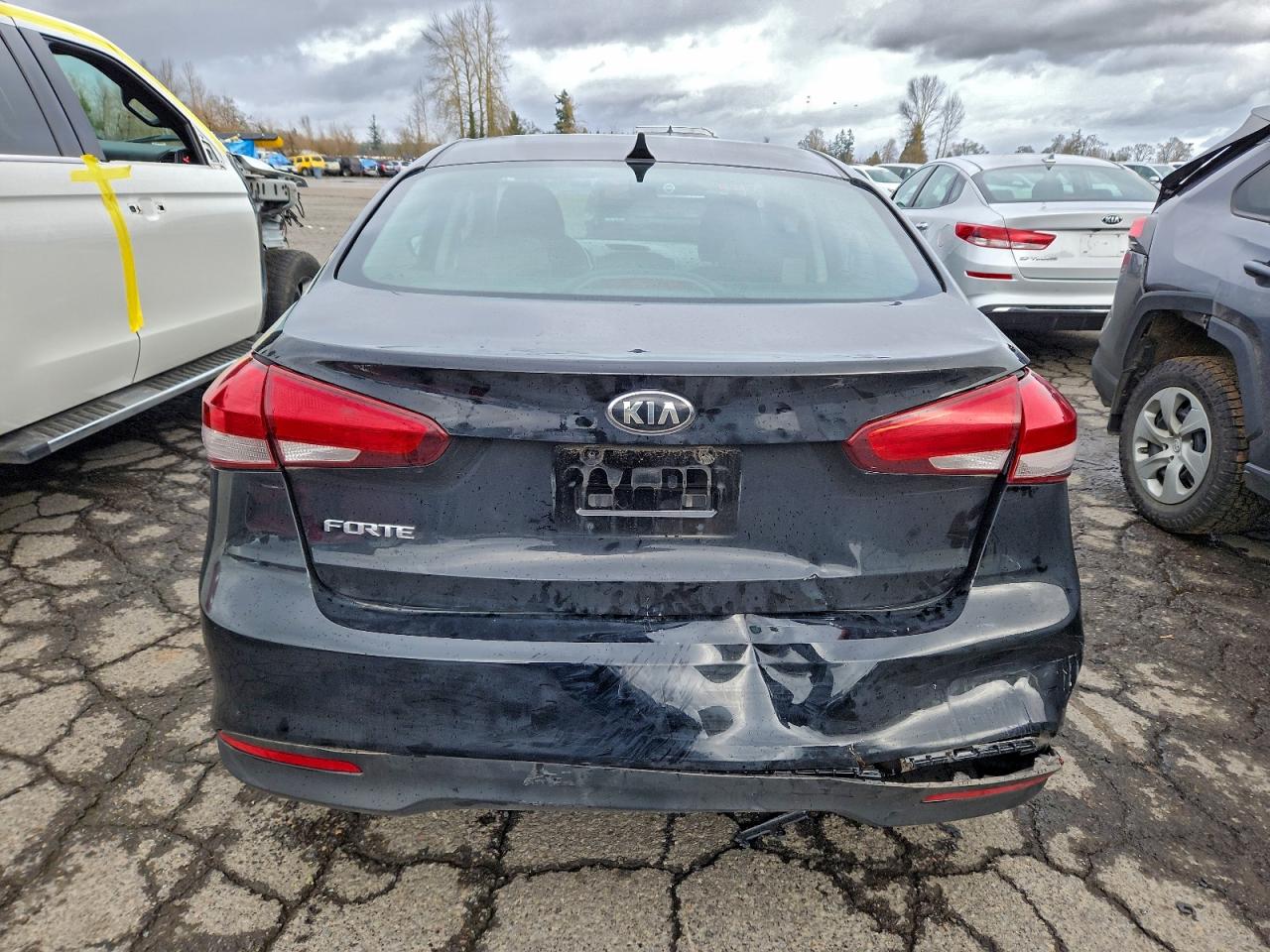 2017 KIA FORTE LX photo 6