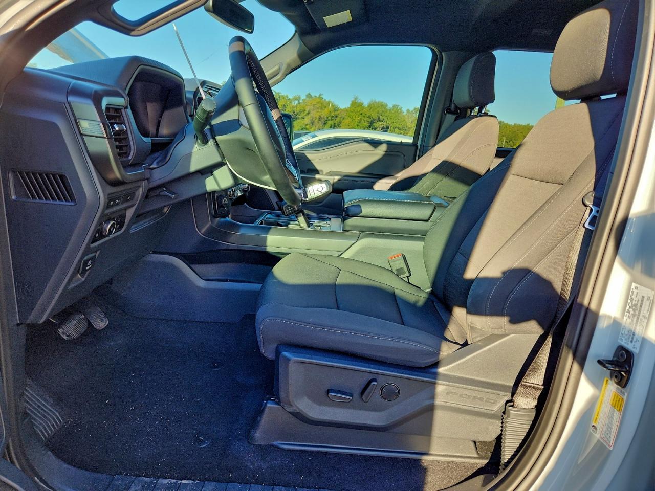 2024 FORD F150 XLT photo 13