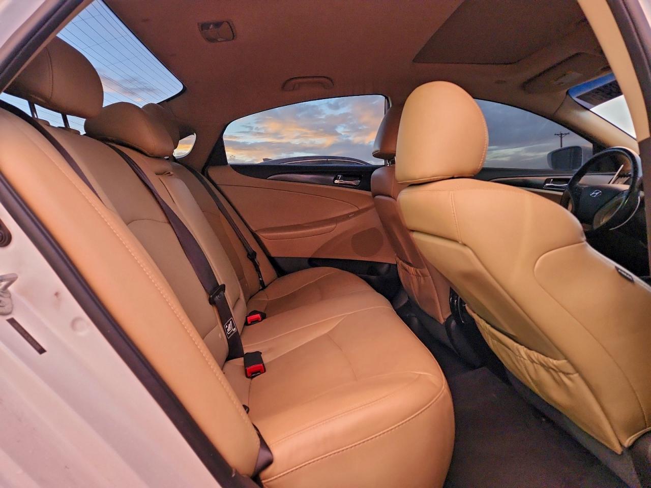 2014 HYUNDAI SONATA SE photo 10