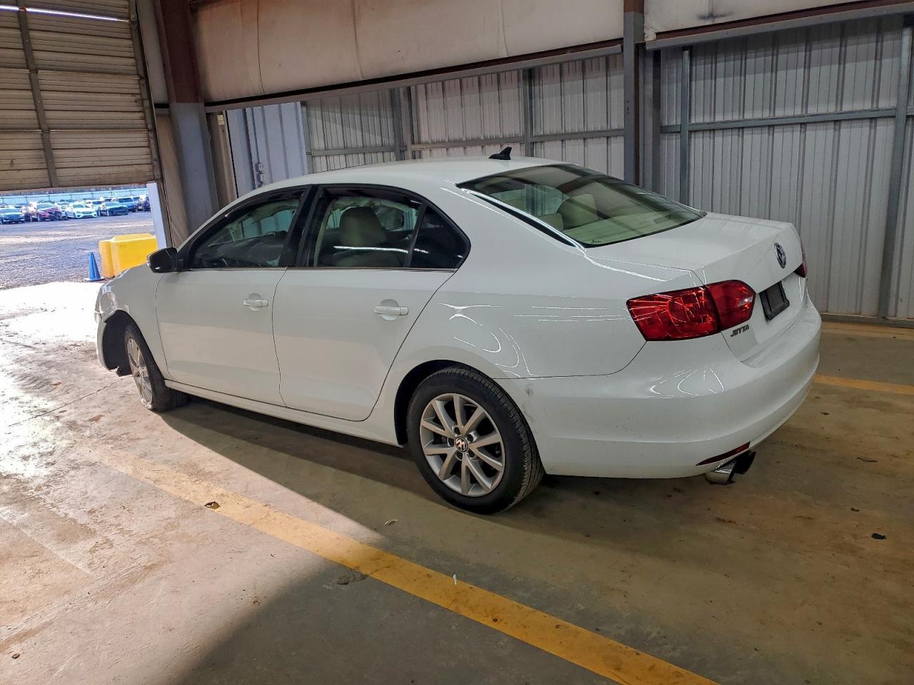 2014 VOLKSWAGEN JETTA SE photo 2