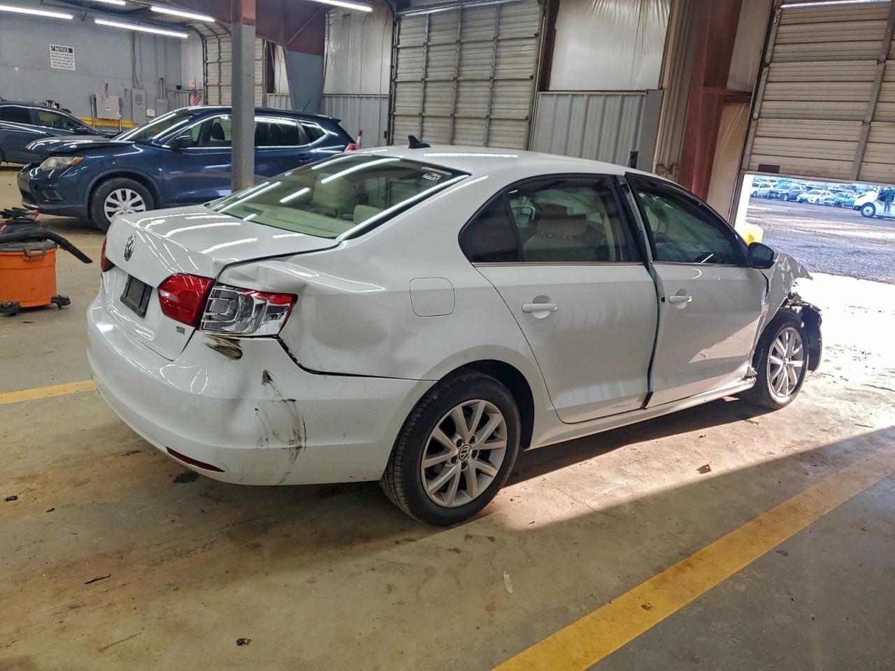 2014 VOLKSWAGEN JETTA SE photo 3
