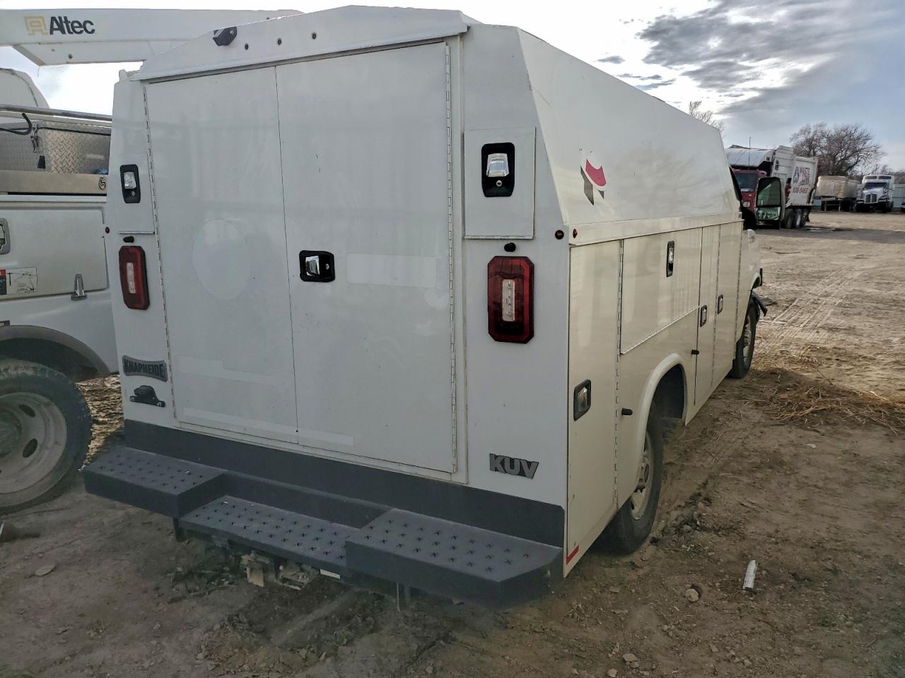 2023 GMC SAVANA UTILITY / SERVICE TRUCK photo 4