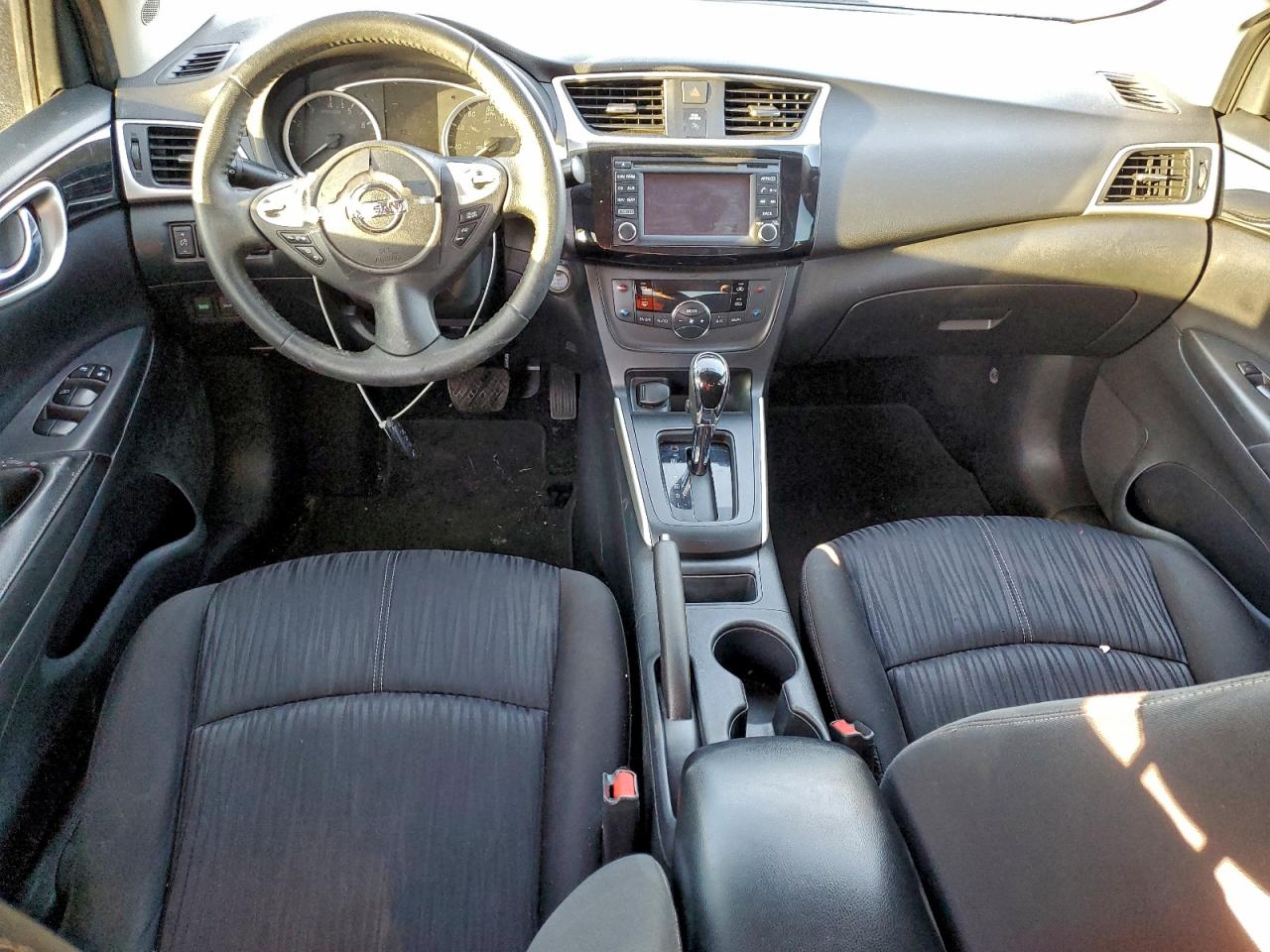 2018 NISSAN SENTRA S photo 8