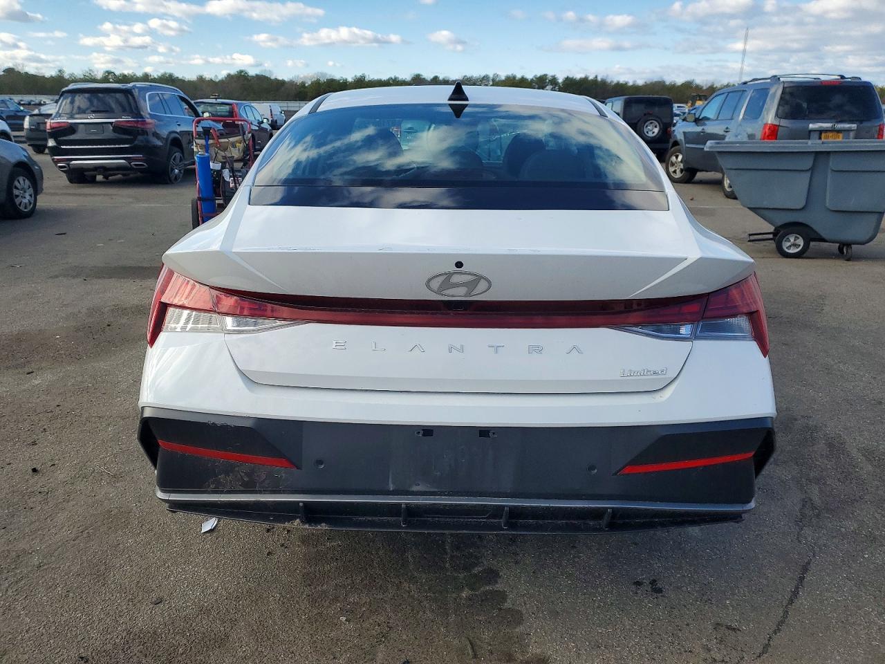 2024 HYUNDAI ELANTRA LIMITED photo 6