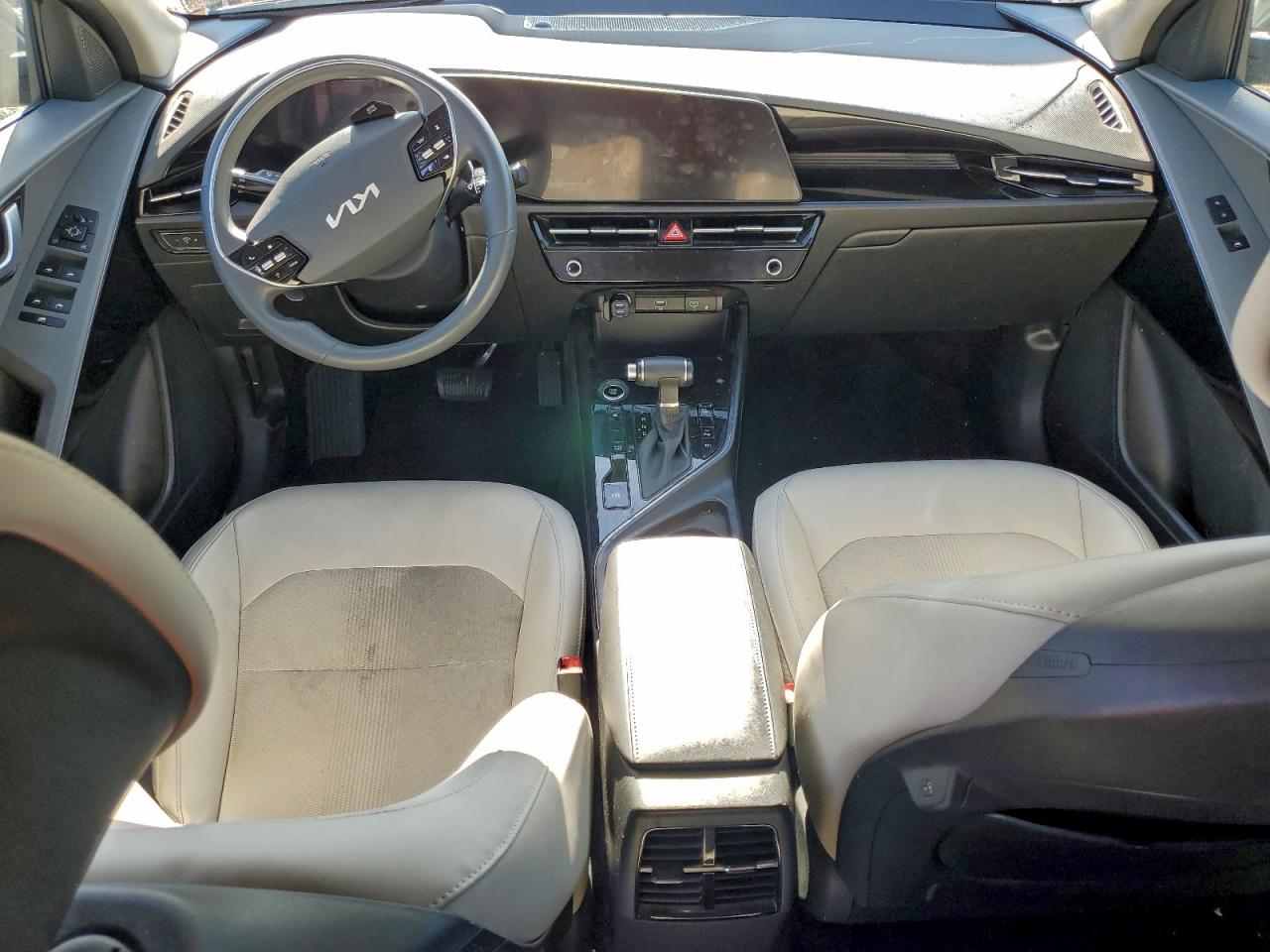 2023 KIA NIRO EX photo 8