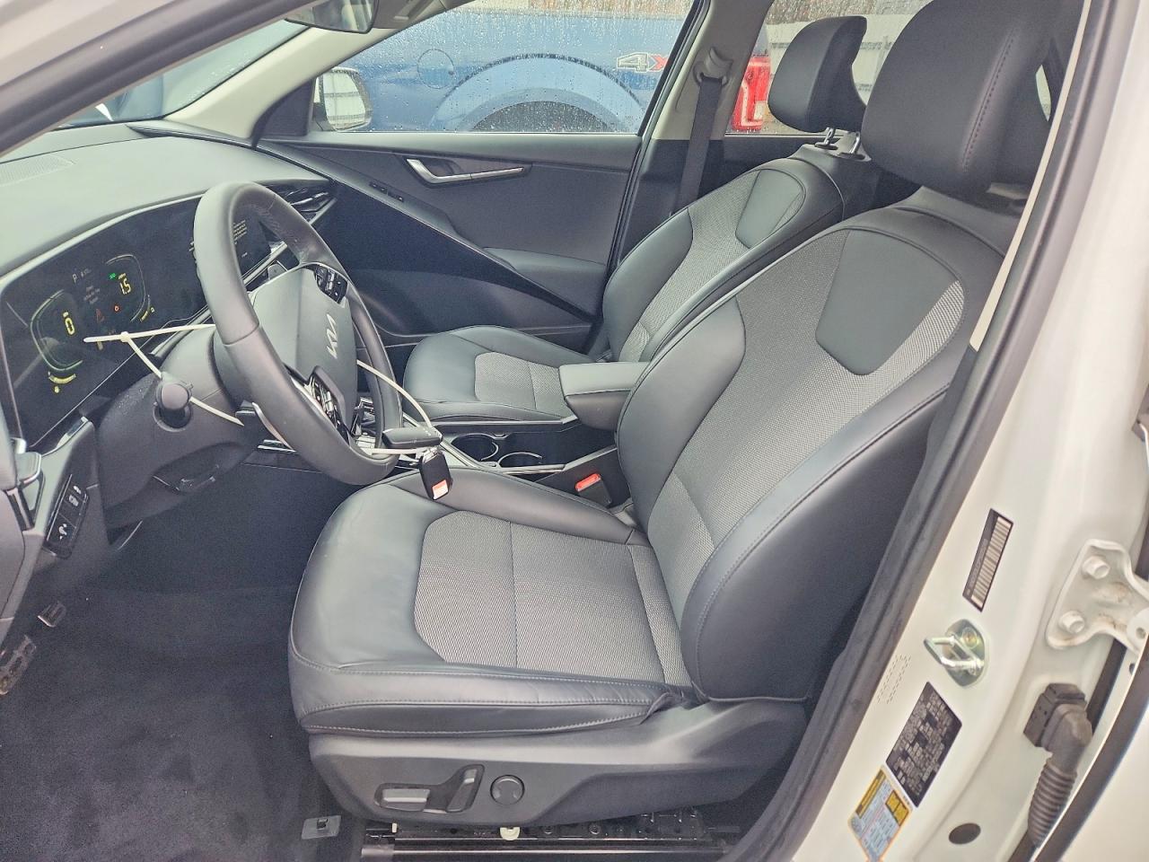 2023 KIA NIRO EX TOURING photo 7