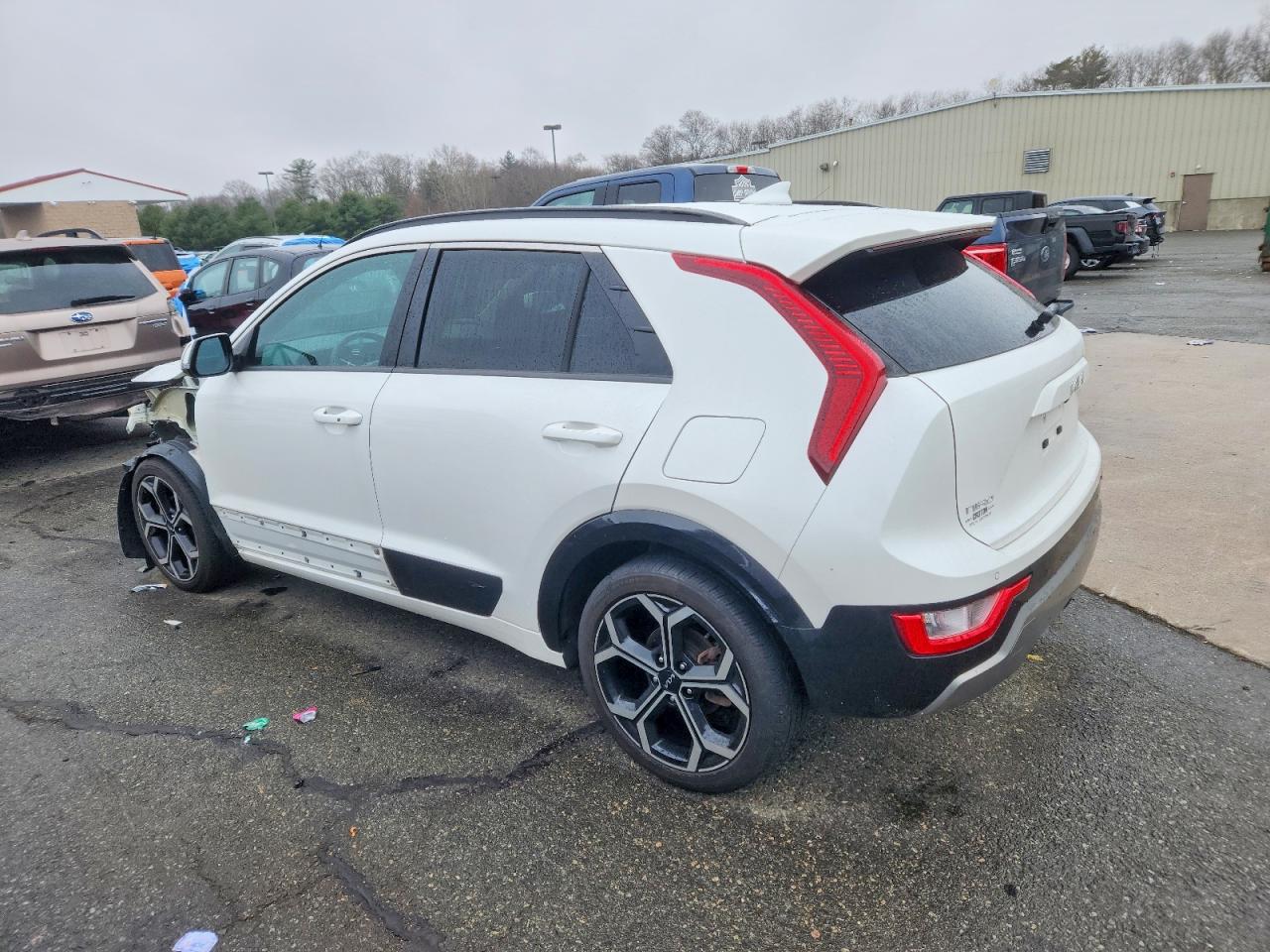 2023 KIA NIRO EX TOURING photo 2