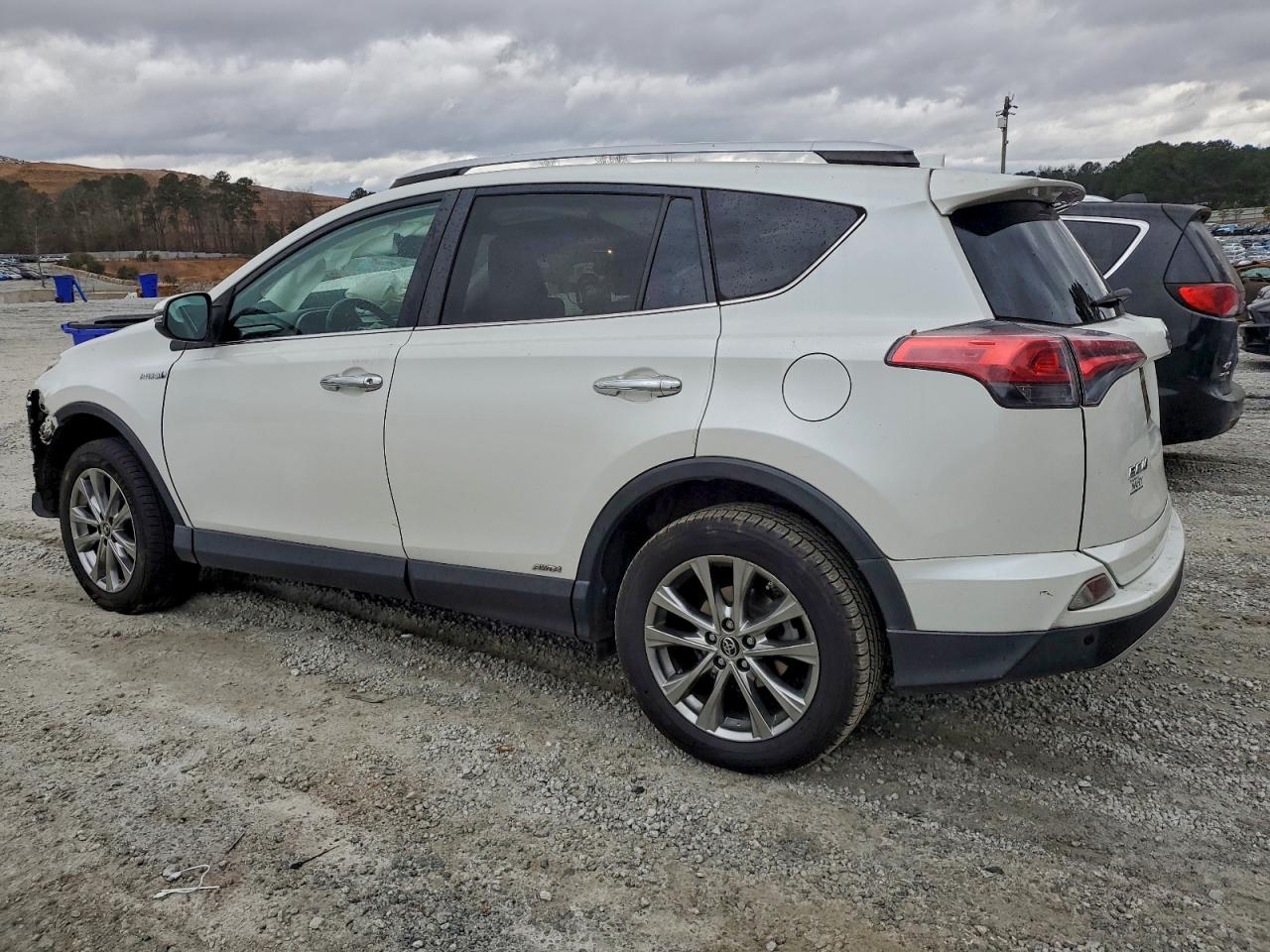 2016 TOYOTA RAV4 HV LIMITED photo 2