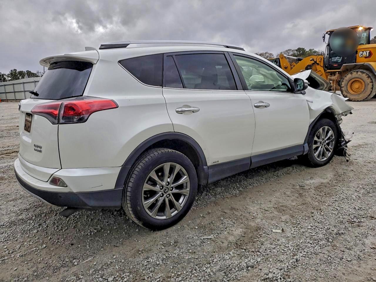 2016 TOYOTA RAV4 HV LIMITED photo 3