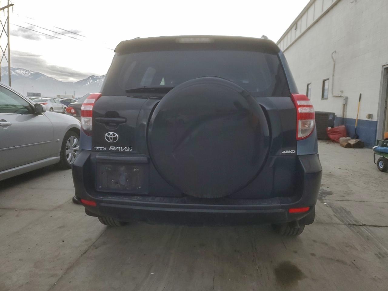 2010 TOYOTA RAV4 photo 6