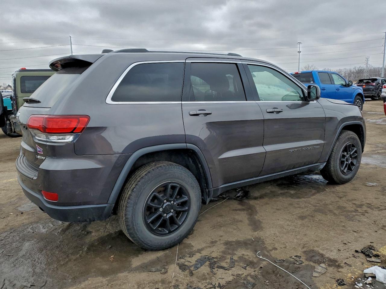2020 JEEP GRAND CHEROKEE LAREDO photo 3