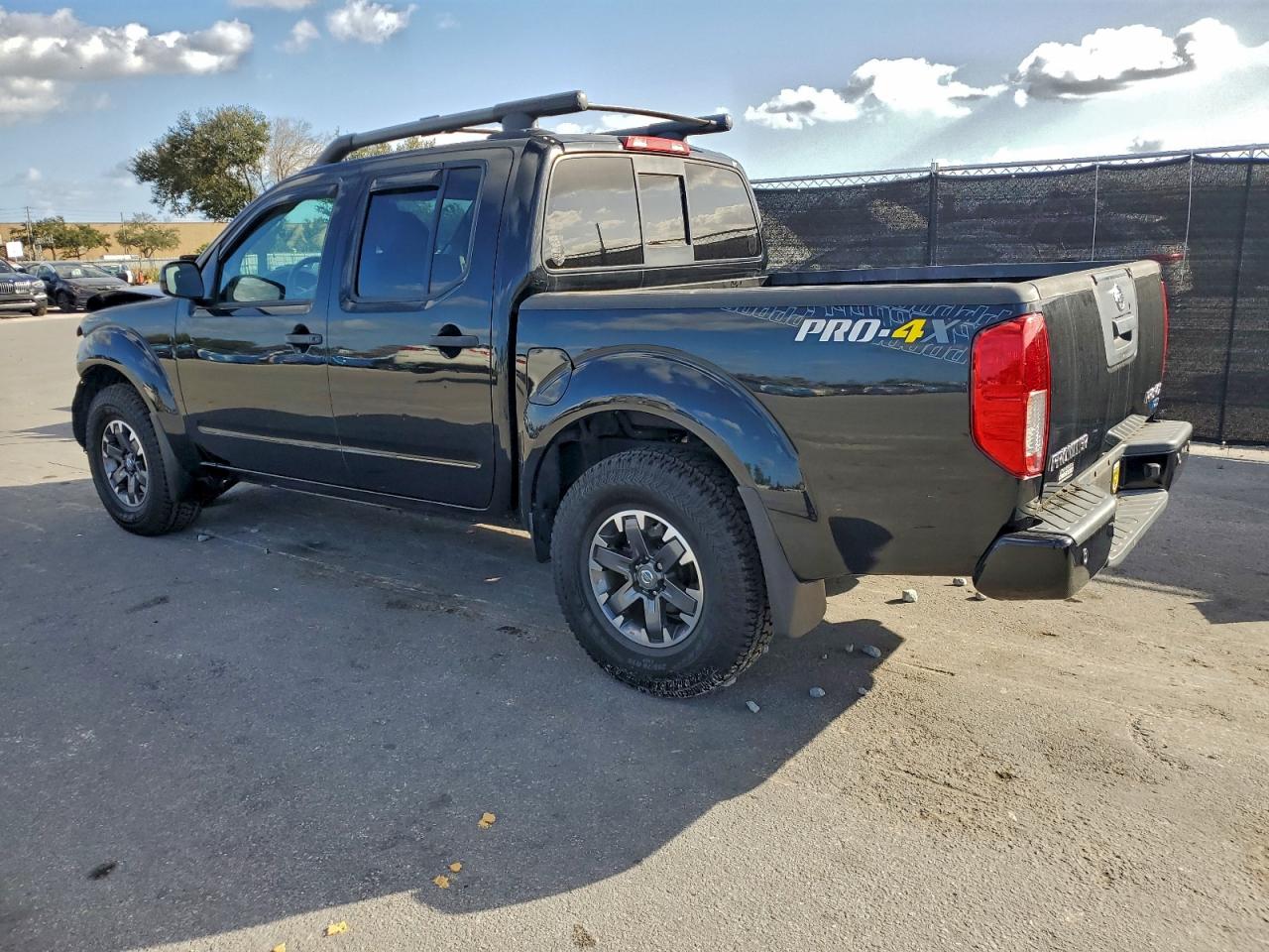 2019 NISSAN FRONTIER SV photo 2