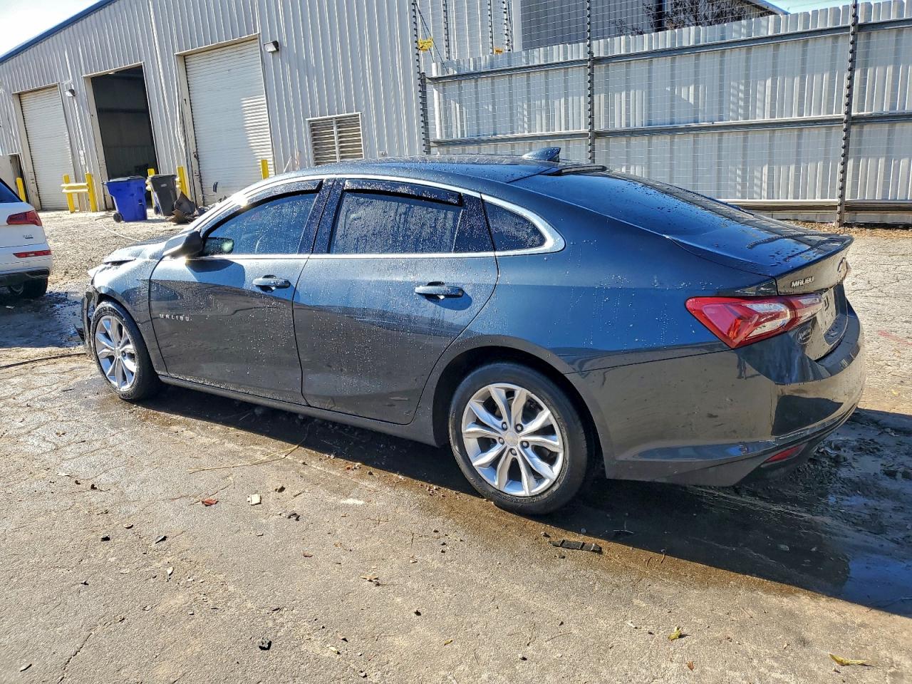 2020 CHEVROLET MALIBU LT photo 2