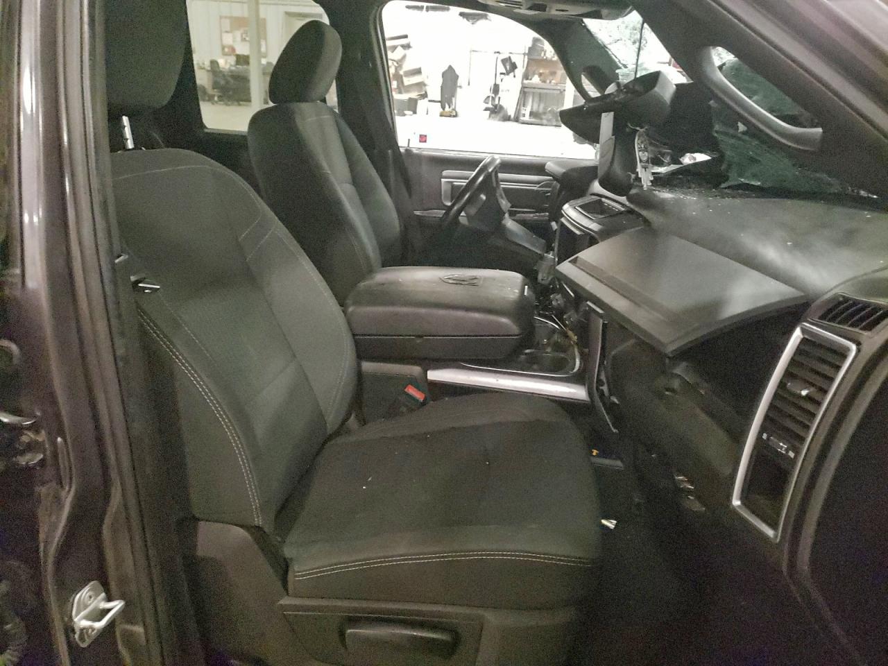 2021 RAM 1500 CLASSIC SLT photo 7